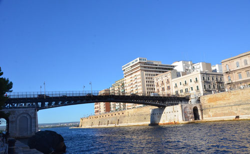 Taranto - Apertura ponte girevole