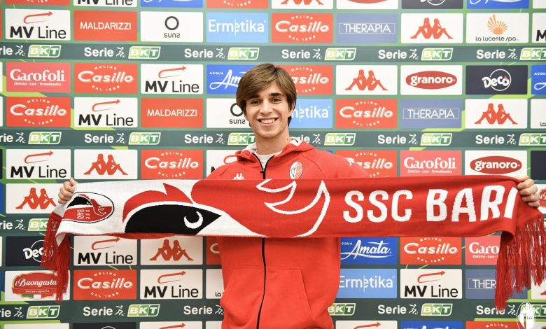 La SSC Bari comunica di aver acquisito a titolo definitivo dalla SS Juve Stabia i diritti delle prestazioni sportive del calciatore Edoardo Sarri