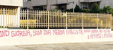 Scritta oltraggiosa contro la Meloni