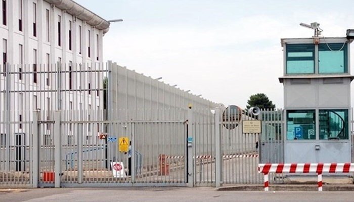 Situazione critica nel carcere di Taranto: il SAPPE denuncia sovraffollamento e mancanza di dignità