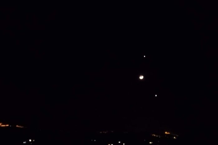 Giove e Venere con la Luna dalle campagne della Puglia