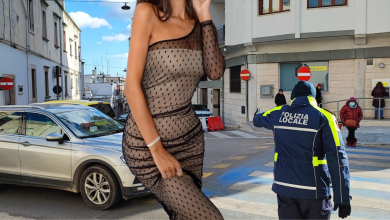 Martina, sotto il vestito niente