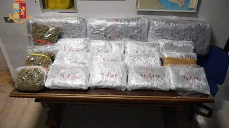 deposito di droga a Lecce