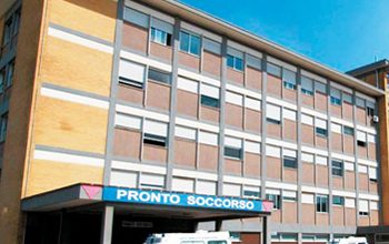 prende a pugni medico pronto soccorso
