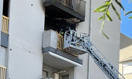 Taranto - Incendio in una casa a Lama