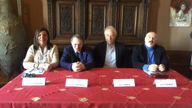 A Taranto ci sono tanti bambini che nascono già ammalati, questo – ha dichiarato Tagliente, tarantino, - significa che il feto viene concepito già affetto da patologie che più in là negli anni si svilupperanno nella madre