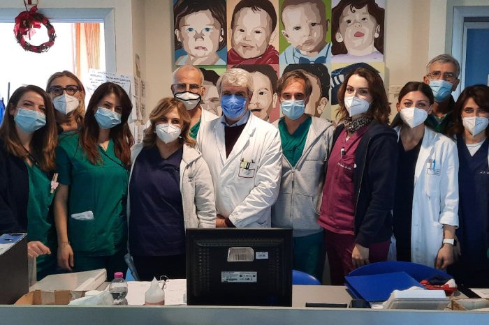 Partorisce, dopo un tumore al seno, grazie a un programma di Onco fertilità: è il primo caso in Puglia