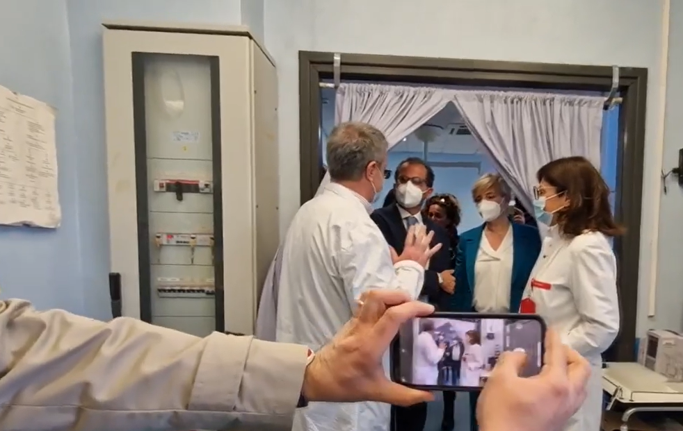 I Selfie nell'Ospedale di Martina Franca con la coordinatrice locale di Fratelli d'Italia
