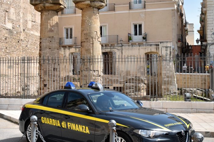 Gioco d'azzardo, la Finanza di Taranto sequestra 21 videopoker illegali