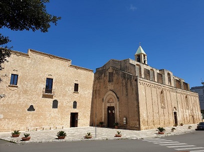 Profanato il convento dei Carmelitani a Mesagne: ladri in fuga con oggetti sacri in oro