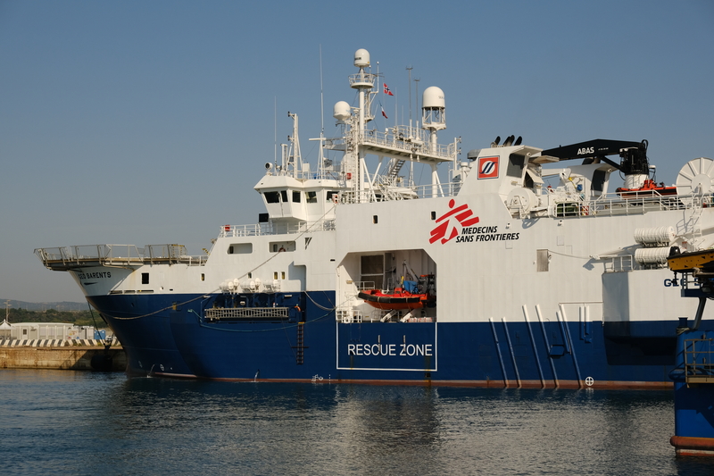 nave di ricerca e soccorso operata da Medici Senza Frontiere (MSF), sta per approdare nel porto di Brindisi trasportando 26 migranti, tra cui otto bambini e una donna incinta