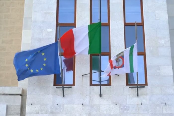 Giornata di lutto nazionale - le bandiere della Regione Puglia sono si sono abbassate a mezz'asta, in segno di grande cordoglio e vicinanza ell'Emilia Romagna