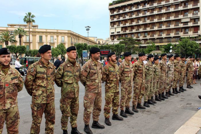 Bari: richiesta di intervento dell'Esercito solleva controversie