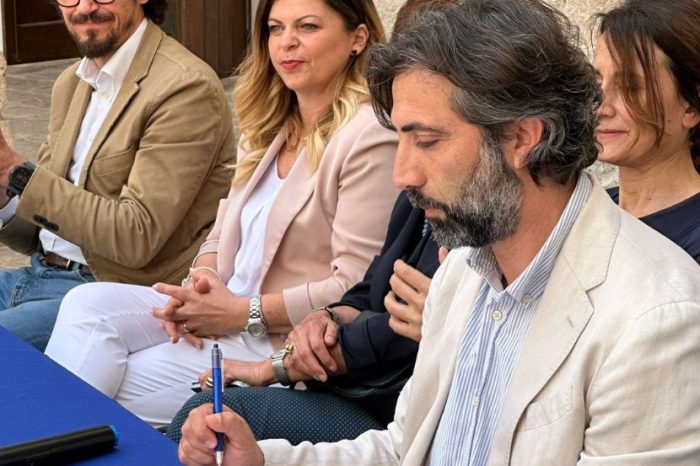 Angelo Pomes, sindaco di Ostuni, annuncia la nuova Giunta municipale