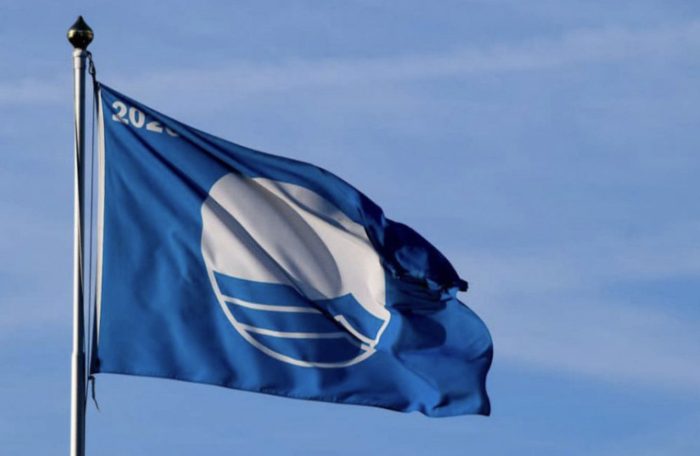 Leporano - Il Sindaco Damiano consegna le Bandiere Blu 2023 agli operatori 