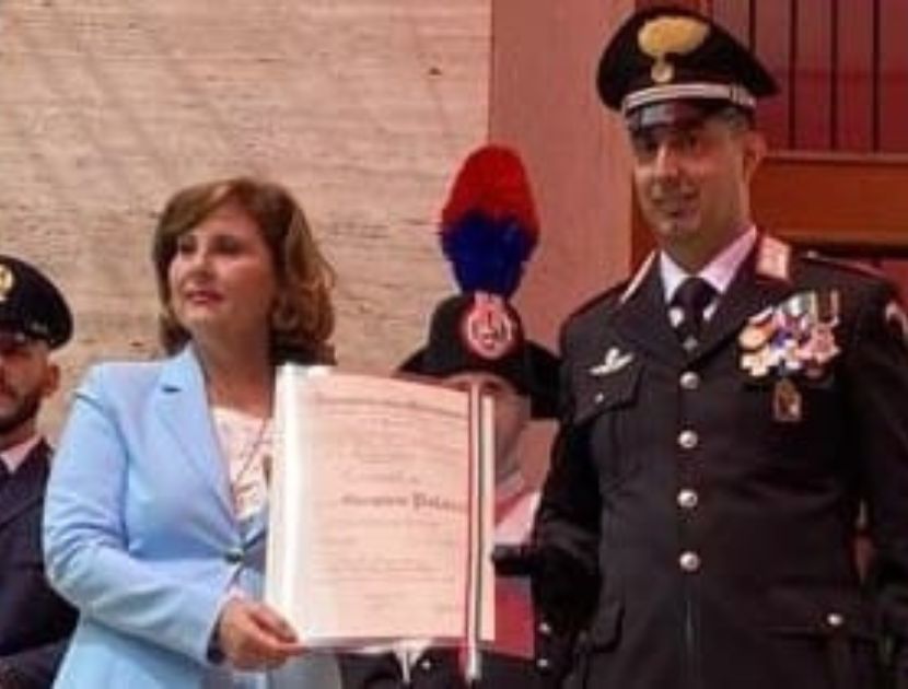 Il Maresciallo Capo dei Carabinieri Gianpiero Palazzo riceve l'onorificienza di Cavaliere della Repubblica dal Prefetto di Cosenza Sua eccellenza Vittoria Ciaramella