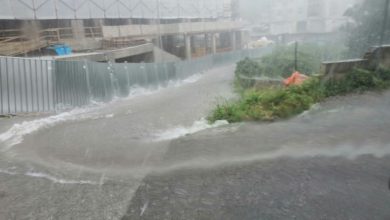 Nella foto l'alluvione a ridosso della cotruzione di 3 piani più attico nell'area della vecchia vetreria, in una zona ad alto e medio rischio idrogelogico