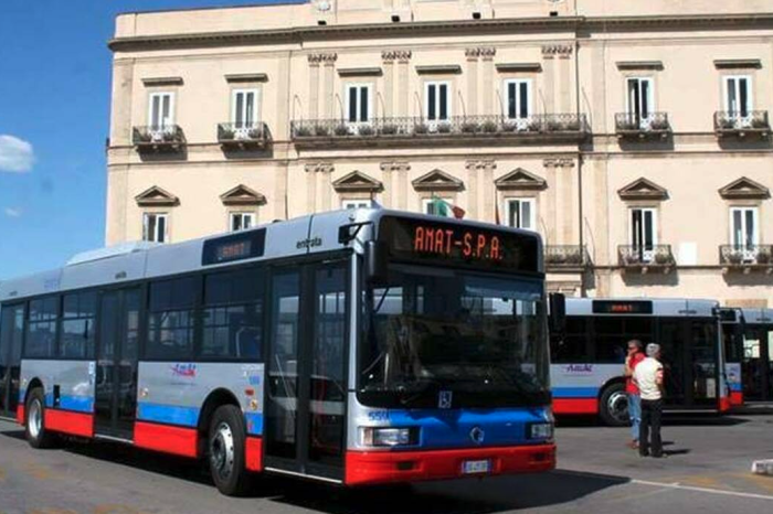 Aggressione violenta in autobus a Taranto, protesta dei sindacati per la sicurezza