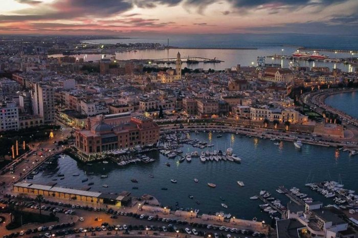 Boss calabrese latitante arrestato a Bari: si nascondeva in una villa super lusso