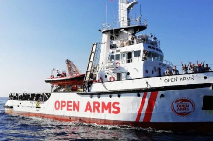 Open Arms a Brindisi: 300 migranti in arrivo