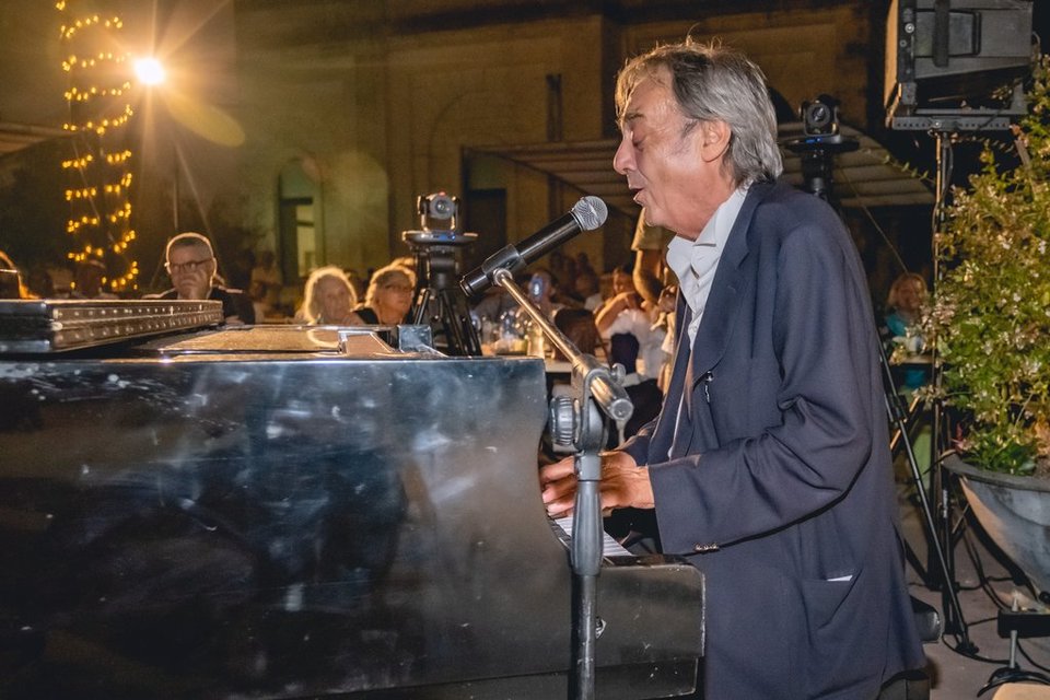 Gianni Ciardo mattatore della serata Gran Galà Casina Municipale Selva di Fasano