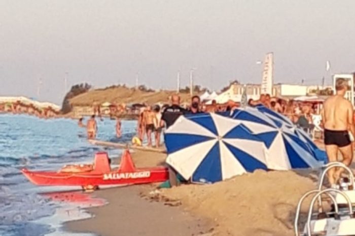 Turista muore al mare a Casalabate