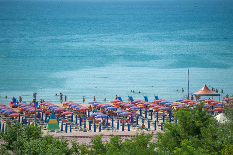 Muore in spiaggia a Marina di Ginosa: il dramma