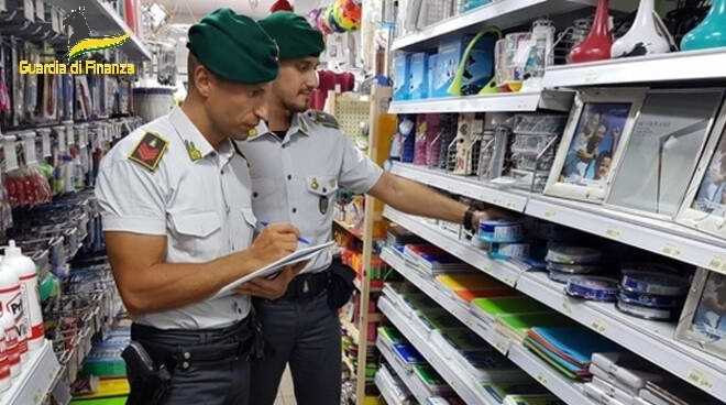 Operazione Guardia di Finanza Taranto: sequestrati oltre 11.200 prodotti pericolosi per la salute pubblica