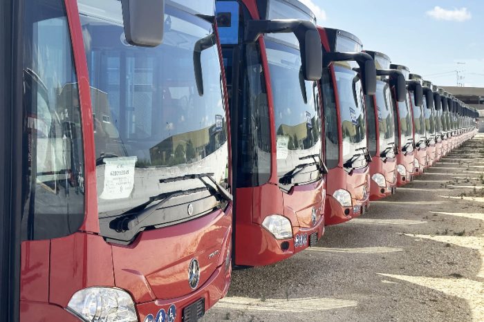 Taranto - Nuovi autobus Mercedes “Citaro C2” Hybrid di Kyma Mobilità