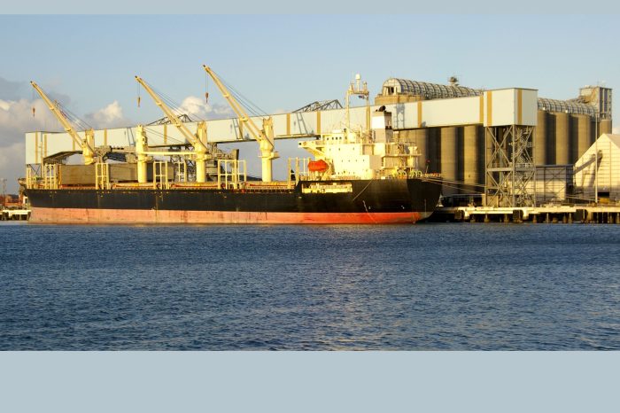 Bari: nave granello fermata per carenze di sicurezza