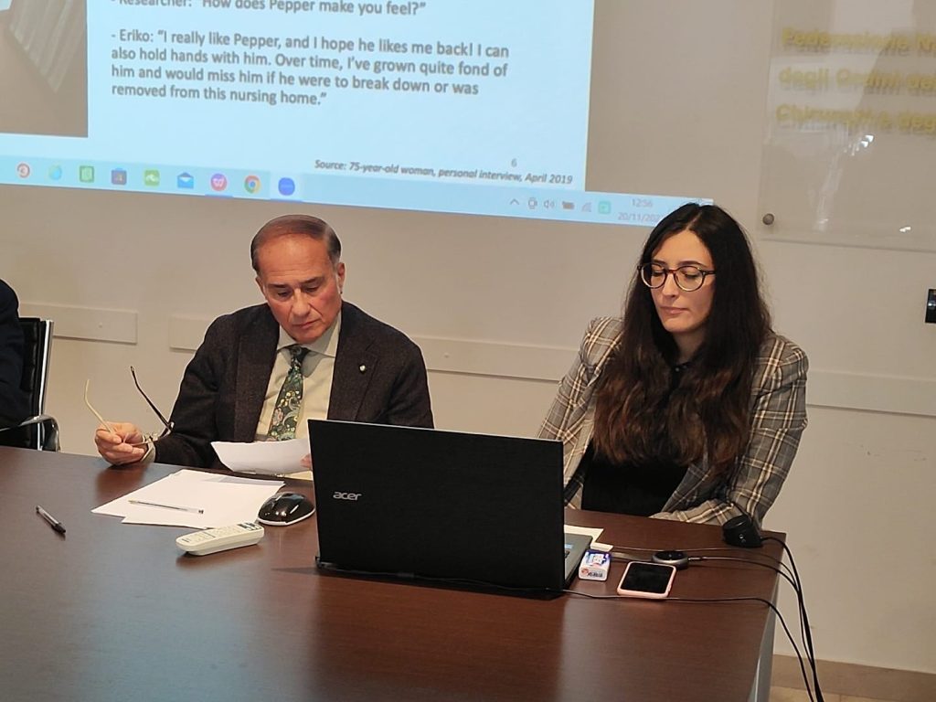 Il Dott. Giovanni Colucci e la Dottoressa Licia Morei durante un intervento al Congresso di Dubai.