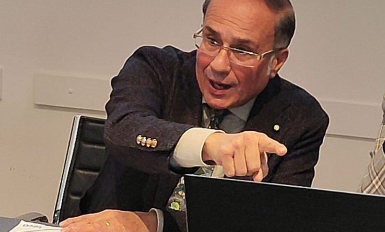 Il dott. Giovanni Colucci relaziona al Congresso di Dubai