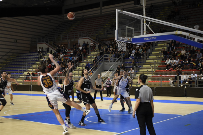 Il Basket Taranto perde in casa contro la Rucker Sanemmiano 79-75