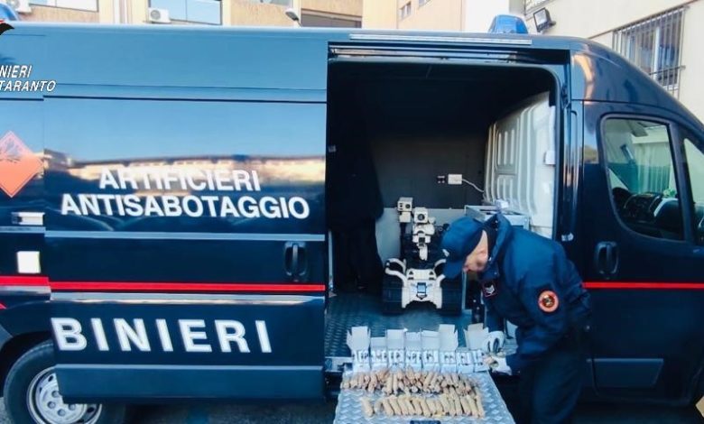 Taranto: maxi sequestro di artifizi pirotecnici