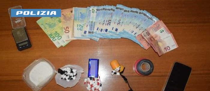Giovane arrestato per spaccio a Monopoli: sequestrate 54 dosi di cocaina