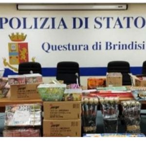 Massiccio sequestro di giochi pirotecnici a Brindisi: tre denunce