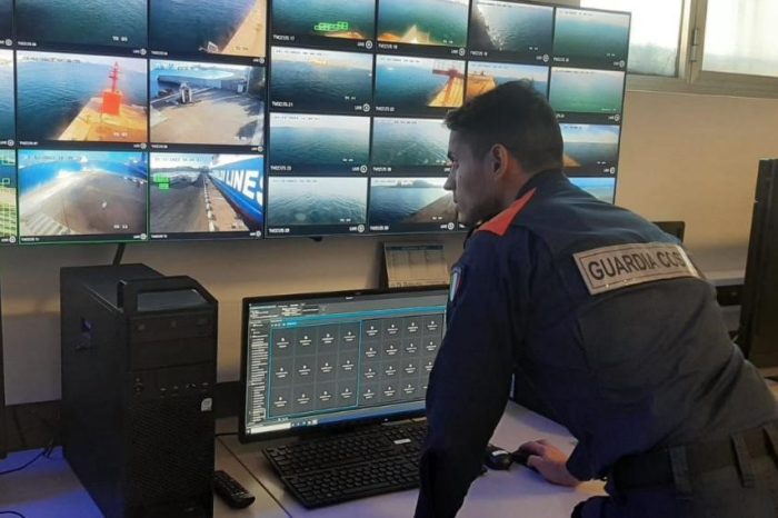 Esercitazione antiterrorismo a Brindisi: Successo nella simulazione di un attacco a bordo di una nave