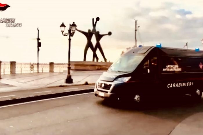 Sicurezza a Taranto: Carabinieri agiscono contro la vendita illegale di fuochi pirotecnici, denunciati