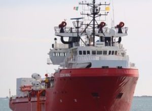 Ocean Viking bloccata a Bari