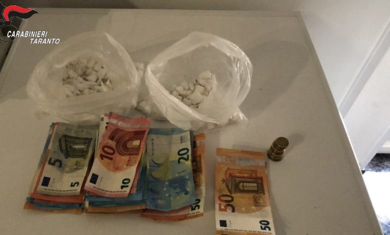 Blitz antidroga a Taranto