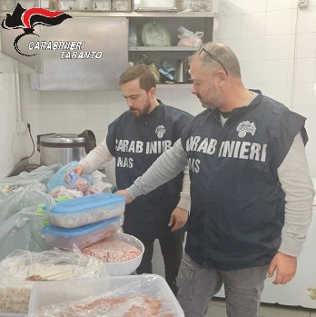Controlli NAS a Taranto: chiusa Kebabberia per violazioni igieniche