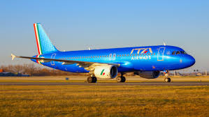 ITA Airways ripristina due voli strategici fra Brindisi e Milano, dopo le proteste nel mondo imprenditoriale.