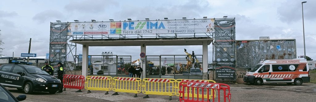 Ingresso storico della Fiera Pessima di Manduria in un'immagine di repertorio