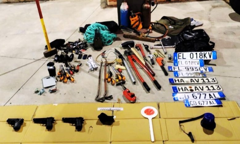 Fuga criminale a Andria autovettura sequestrata con attrezzi da scasso