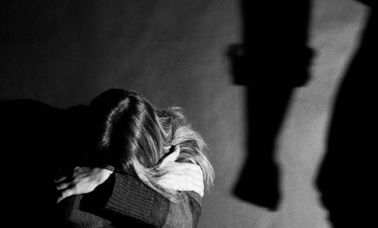 Una denuncia coraggiosa rivela l'orrore della violenza domestica