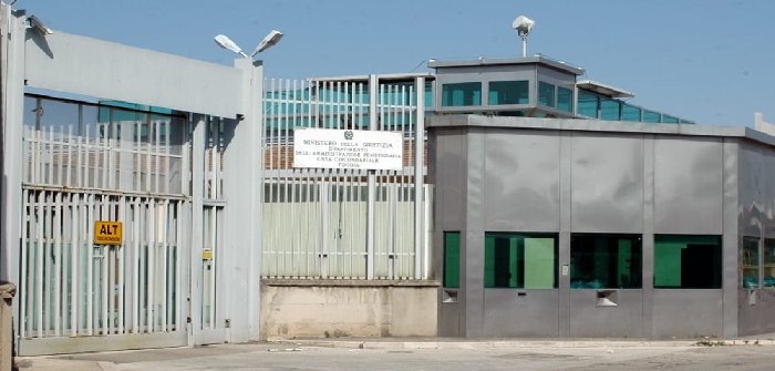 Spaccio di droga nel carcere di Foggia, sei persone finiscono in manette