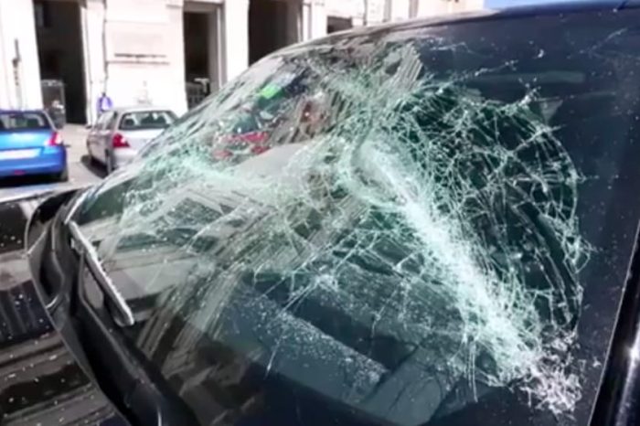 Paura a Nardò: sprangate contro la propria auto per fermare le multe del marito