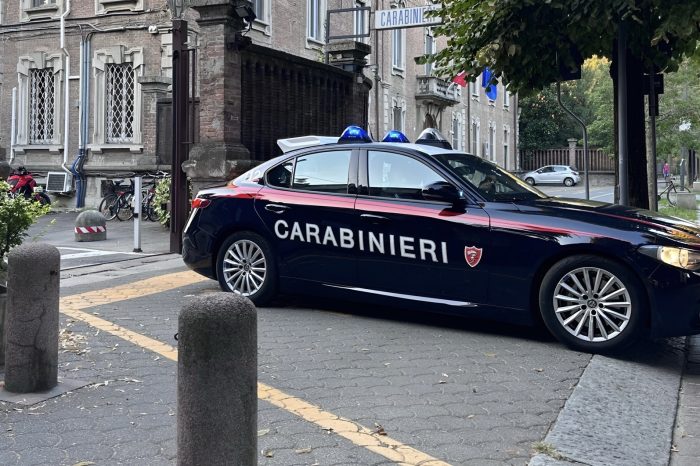 Evade dai domiciliari, soccorso da carabinieri in borghese per un malore: finisce arrestato per  aggressione