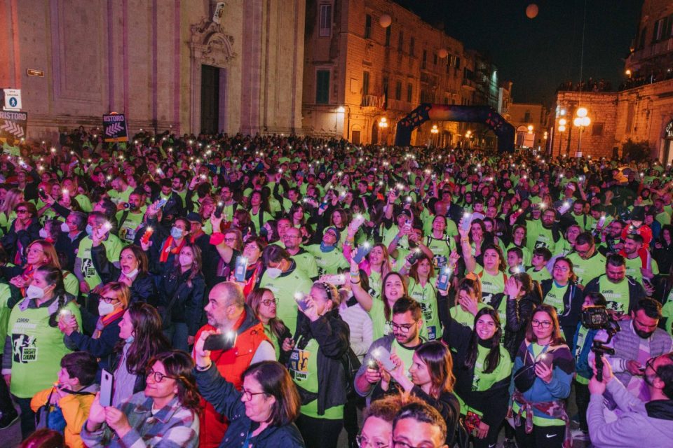 Molfetta Night Run illumina la città con l'arcobaleno