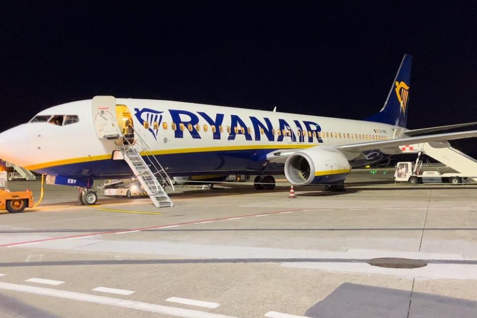 Ritardo Volo Ryanair Pisa-Brindisi: Passeggeri Ricevono 250 Euro